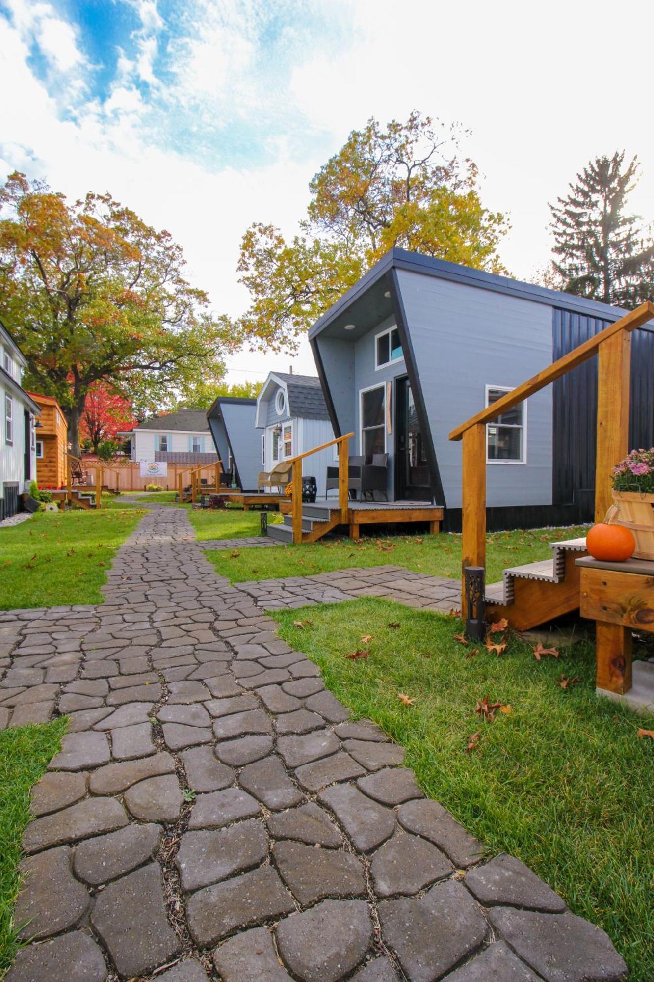 Tiny Digs Lakeshore - Tiny House Lodging Hotel Muskegon Exterior foto